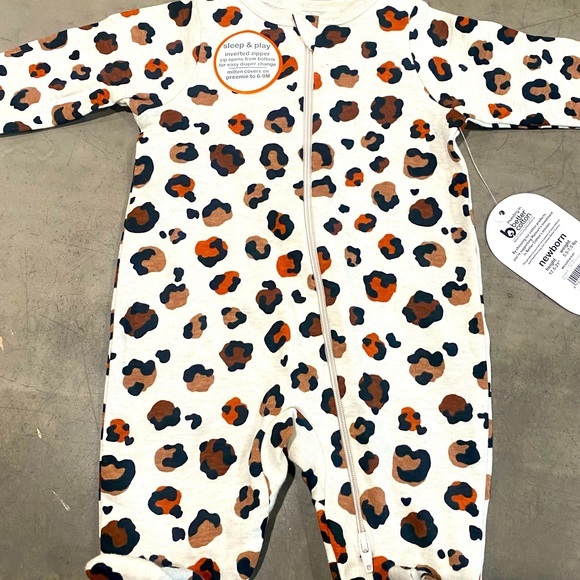 NWT cutie "sleep & play" 1 piece with mitten hand covers ( optional use) see pic - Picture 1 of 8